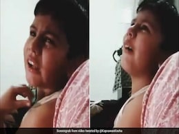 Pulwama Attack में शहीद जवानों के शव को देख रोने लगा बच्चा, गुस्से में बोला- मैं लूंगा बदला, देखें VIDEO Pulwama Attack में शहीद जवानों के शव को देख रोने लगा बच्चा, गुस्से में बोला- मैं लूंगा बदला, देखें VIDEO