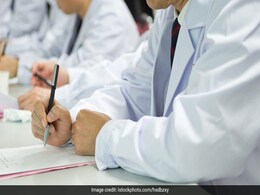 अब हिंदी भाषा में भी कर सकेंगे MBBS की पढ़ाई, भोपाल के गांधी चिकित्सा महाविद्यालय से होगी शुरूआत अब हिंदी भाषा में भी कर सकेंगे MBBS की पढ़ाई, भोपाल के गांधी चिकित्सा महाविद्यालय से होगी शुरूआत