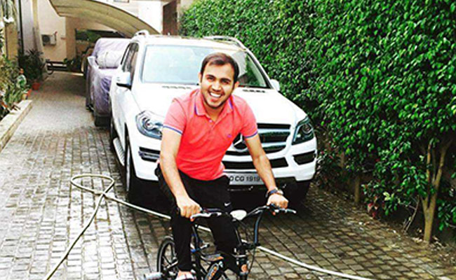 दिल्ली में फैमिली को चोर बताकर लगाए गए पोस्टर, परिवार के एक शख्स ने की खुदकुशी