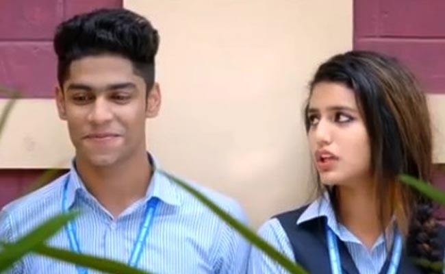 Priya Prakash Varrier: प्रिया प्रकाश वारियर की क्यूटनेस के दीवाने फैन्स हुए नाराज, Video में बिंदास अंदाज पर फूटा गुस्सा