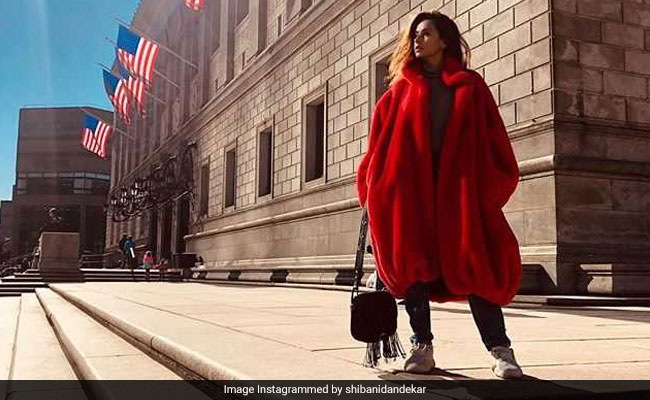 Credit For This Pic Of Shibani Dandekar Goes To 'Ace Fashion Photographer' Farhan Akhtar