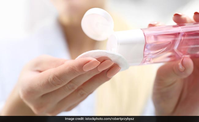 5 Quick And Easy Makeup Removers To Keep Your Skin Beautiful