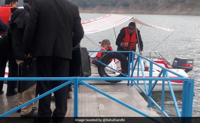 Pulwama : राहुल गांधी ने मोदी को बताया 'प्राइम टाइम मिनिस्टर', कहा-शहादत के वक्त दरिया में करा रहे थे फोटोशूट