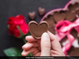 Happy Chocolate Day 2024: चॉकलेट डे पर पार्टनर को खिलाएं घर का बना चॉकलेट, फटाफट नोट करें रेसिपी Happy Chocolate Day 2024: चॉकलेट डे पर पार्टनर को खिलाएं घर का बना चॉकलेट, फटाफट नोट करें रेसिपी