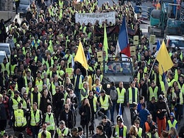 Paris Police Ban 'Yellow Vest' Protests On Champs-Elysees On Saturday Paris Police Ban 'Yellow Vest' Protests On Champs-Elysees On Saturday