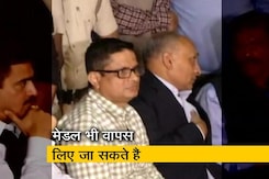 ममता के धरने में शामिल 5 अफ़सरों पर कार्रवाई ममता के धरने में शामिल 5 अफ़सरों पर कार्रवाई