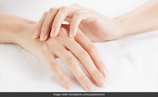 5 Grooming Tools For Healthy, Shiny Nails At Home