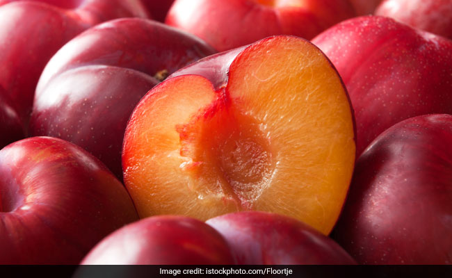 Here's What Happens To Your Body When You Eat Plums (Aloobukhara) Everyday