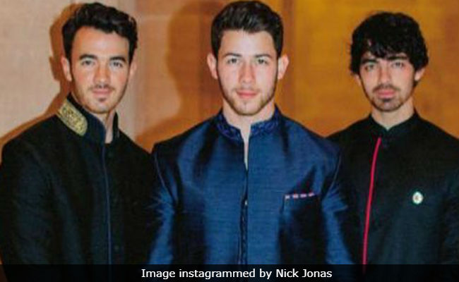 A Likely Jonas Brothers Reunion Is '<i>Burnin Up</i>' Twitter Trends