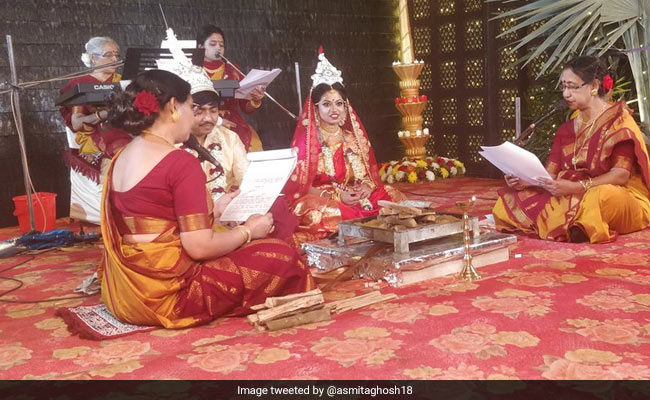 Viral: At This Wedding, The Bride's Dad Refused To Do <i>Kanyadaan</i> Because...