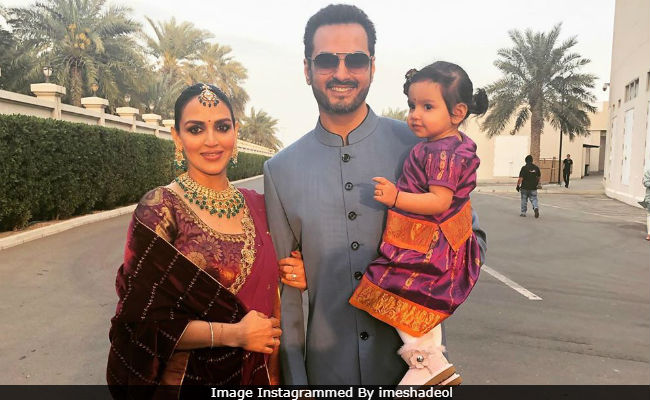 In Pics: Esha Deol Attends Family Wedding With Husband Bharat Takhtani And Daughter Radhya