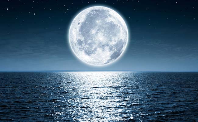 Supermoon 2019: आज रात दिखेगा साल का सबसे बड़ा चांद, नहीं किया दीदार तो करना होगा 7 साल का इंतज़ार