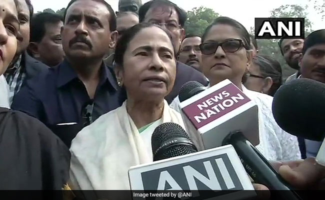 पीएम मोदी के लिए कामना : ममता बनर्जी ने कहा, मुलायम सिंह बूढ़े हो गए; उन्हें छोड़ दीजिए