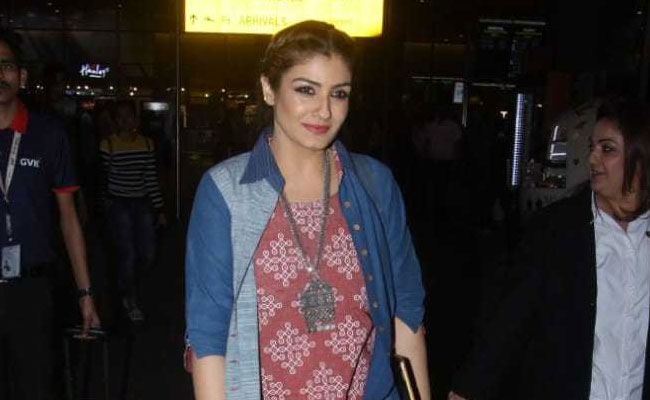 Get Raveena Tandon's Denim And Print Look In 6 Easy Pieces