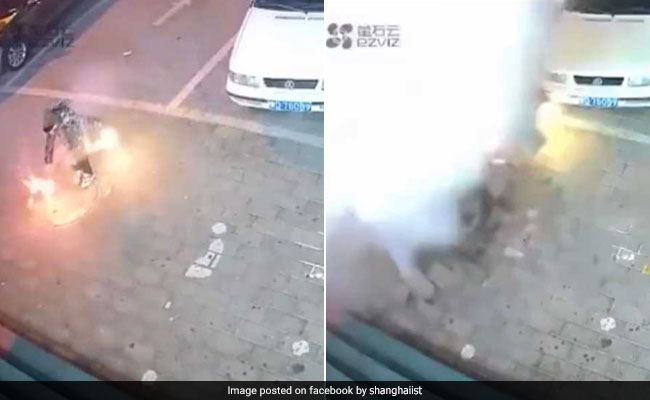 गटर के ऊपर शख्स ने रख दिया पटाखा, उड़ गई सड़क, हो गया ऐसा हाल, देखें VIDEO