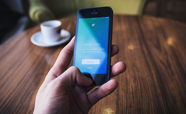 Twitter Adds "Edit Tweet" Button: What It Means For You