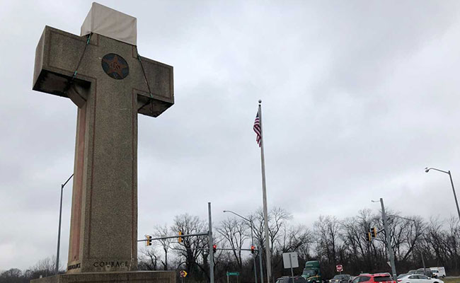 US Top Court Sympathetic Toward Maryland Cross In Major Religion Case