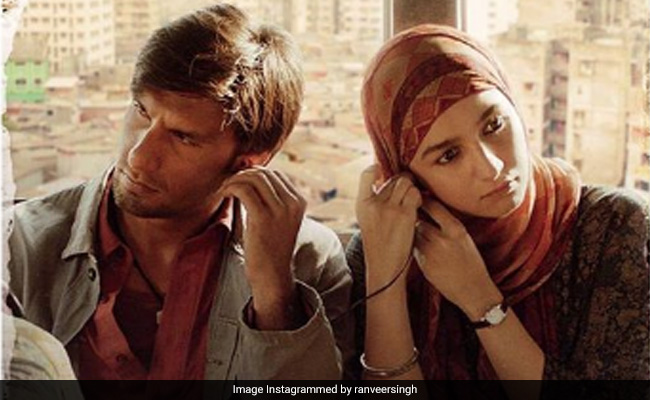 <I>Gully Boy</i> Movie Review: Ranveer Singh Kills It, Supported By Feisty Alia Bhatt