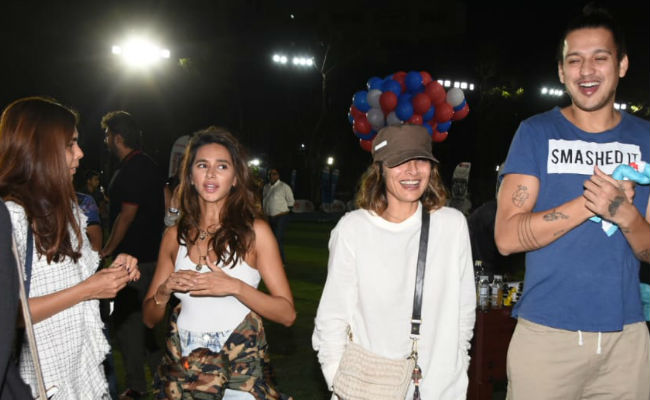 Pic Of Farhan Akhtar's Girlfriend Shibani Dandekar With His Ex Wife Adhuna Bhabani Goes Viral