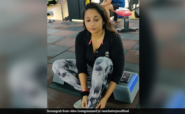 रानी चटर्जी सीढ़ियों से गिरी, पैर में लगी चोट, Video में बताई पूरी दास्तान