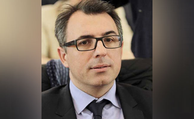 50-Year-Old French Mayor Quits Over Nude Photos Sent To Woman