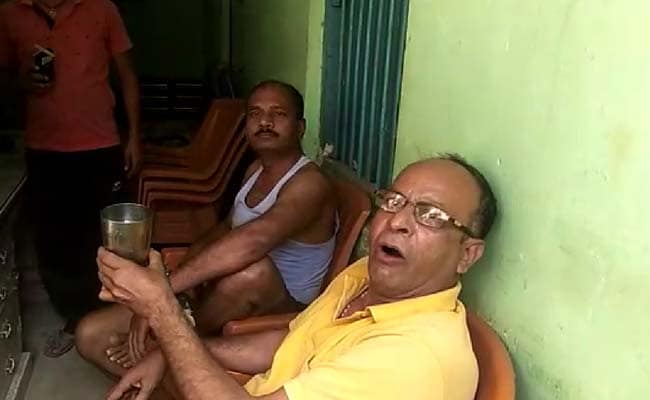 बिहार में खुली शराबबंदी की पोल, नशे में हंगामा करते दिखे बिहार पुलिस के जवान