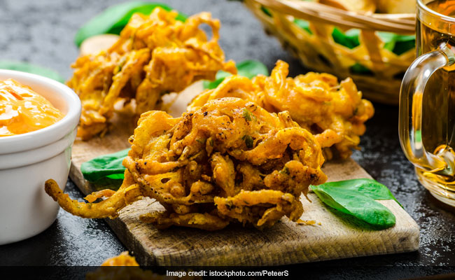 Holi 2019: 9 Amazing Serving Platters For Your House Party