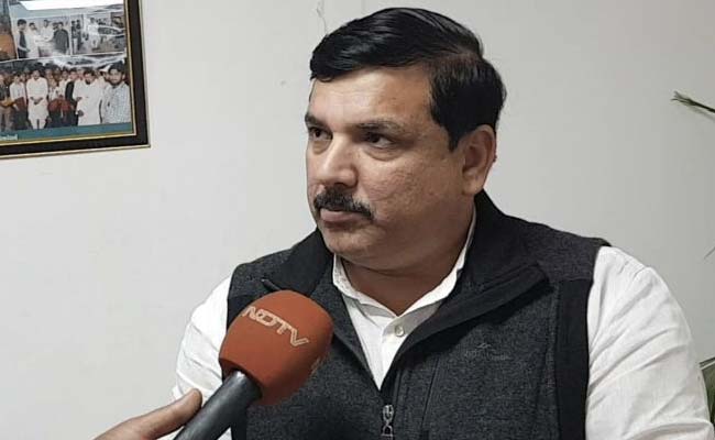 आम आदमी पार्टी के नेता संजय सिंह ने कहा, आम बजट करों से भरा हुआ, इसमें कुछ भी नहीं