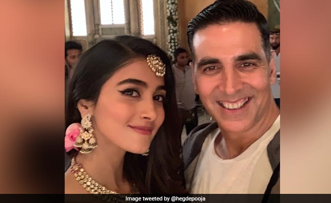 Pooja Hegde Defeated Akshay Kumar At Ludo (Twice) And Now He Wants Revenge