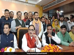 भोजपुरी स्टार निरहुआ को BJP ऑफिस में नहीं मिली कुर्सी तो Twitter पर यूं बना मजाक भोजपुरी स्टार निरहुआ को BJP ऑफिस में नहीं मिली कुर्सी तो Twitter पर यूं बना मजाक