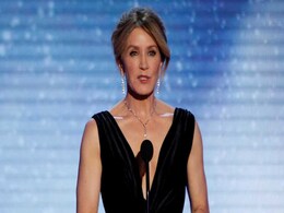 Felicity Huffman, Lori Loughlin Appear In Court In Bribery Case Felicity Huffman, Lori Loughlin Appear In Court In Bribery Case