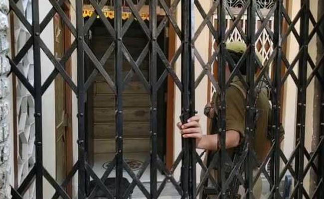 Pens Worth 50 Lakh, 1.64 Crore Cash Seized In Raids On Mayawati's Ex-Aide