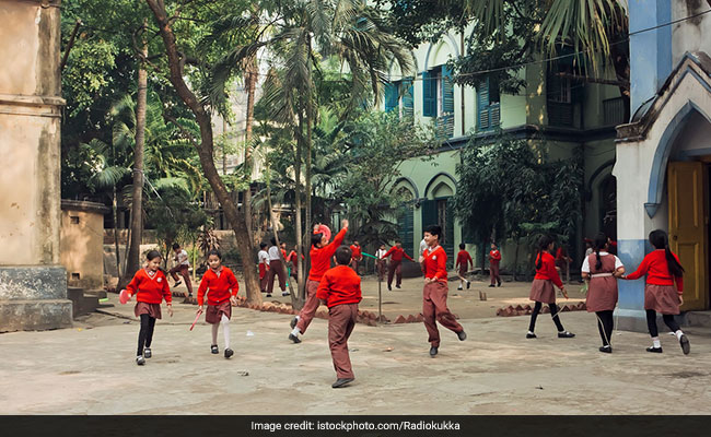 DPI Order: सर्दियों में रंग-बिरंगे स्वेटर पहनने पर रोक नहीं; लोक शिक्षण संचालनालय ने जारी किए निर्देश