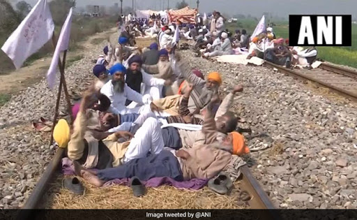 पंजाब में किसान संगठन 23 नवंबर से रेल सेवाएं शुरू करने को राजी, सरकार को 15 दिन की मोहलत दी