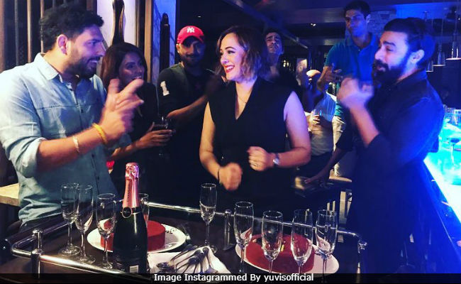 Inside Hazel Keech's Blockbuster Birthday Party With Yuvraj Singh, Harbhajan Singh And Others