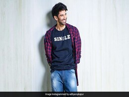 अर्जुन कपूर ने ऑदित्य रॉय कपूर की जिंदगी से जुड़े राज का कर दिया खुलासा, परिणीति ने बताया झूठ अर्जुन कपूर ने ऑदित्य रॉय कपूर की जिंदगी से जुड़े राज का कर दिया खुलासा, परिणीति ने बताया झूठ