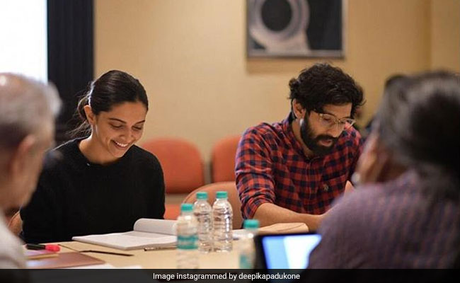 Deepika Padukone <I>Chhapaak</i>s Back To Work, Shares Script Reading Pics