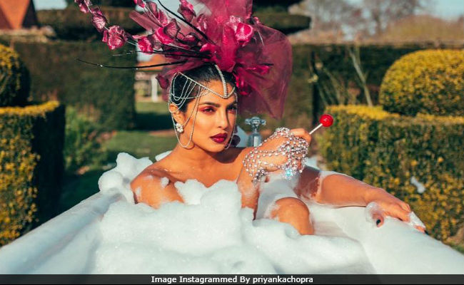 Priyanka Chopra's 'Glam' Pics From Jonas Brothers' <i>Sucker</i> Goes Viral. Seen Yet?