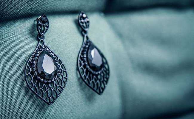 Diamond Earrings Stolen From Patna Jewellery Shop. Owner Says Thief A Rat