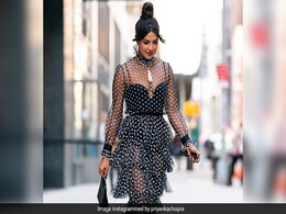 प्रियंका चोपड़ा की ड्रेस पर फिदा हुए निक जोनास, देसी गर्ल बोली- बहुत ही खराब बीवी हूं मैं... प्रियंका चोपड़ा की ड्रेस पर फिदा हुए निक जोनास, देसी गर्ल बोली- बहुत ही खराब बीवी हूं मैं...