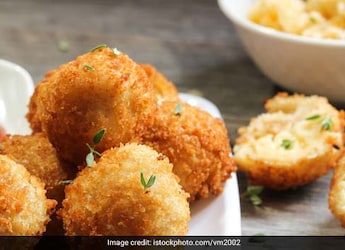 These Schezwan Cheese Balls Are The Ultimate Snack To Amp Up Your Party These Schezwan Cheese Balls Are The Ultimate Snack To Amp Up Your Party