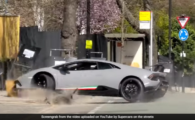 2 करोड़ की Lamborghini से स्टंट करना पड़ा महंगा, एक्सीडेंट के बाद फूट-फूटकर रोने लगा ड्राइवर, देखें VIDEO