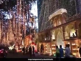 मुकेश अंबानी के बेटे आकाश की शादी से पहले वायरल हुआ ये VIDEO, महल की तरह सजा एंटीलिया मुकेश अंबानी के बेटे आकाश की शादी से पहले वायरल हुआ ये VIDEO, महल की तरह सजा एंटीलिया