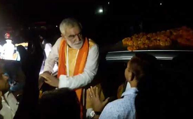 "<i>Khabardar</i>...": Union Minister Tells Bihar Officer Who Stopped His Convoy