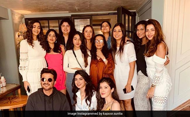 Sonam, Rhea, Janhvi, Khushi, Anshula: Count The Kapoors In Sunita Kapoor's Birthday Pics