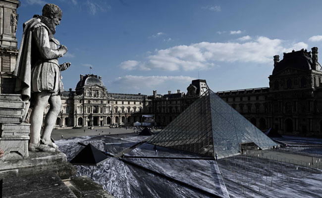 French Artist Promises Latest Work Will Reveal Louvre Pyramid's "Secret"