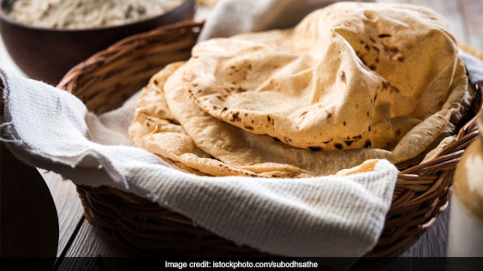 रोटी रखने का ये तरीका नहीं जानते होंगे आप, शाम तक रहेंगी बिल्कुल सॉफ्ट ...