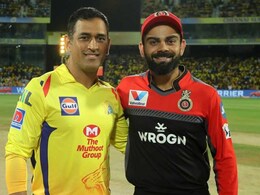 Watch: Explaining Virat Kohli's Technique, MS Dhoni Turns Coach In CSK Dressing Room