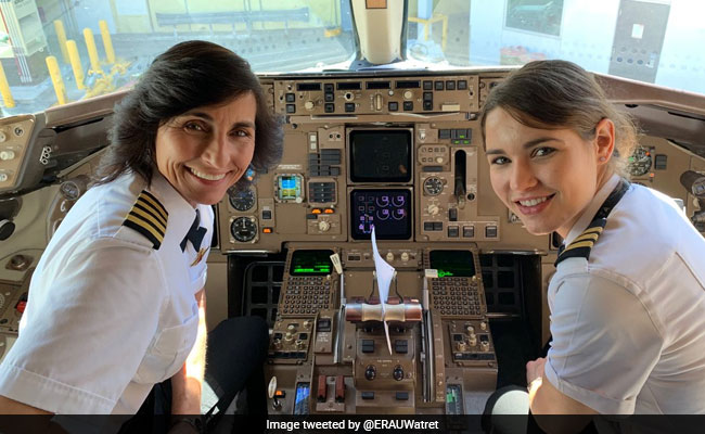 Mother-Daughter Co-Pilot Flight, Twitter Calls It Inspirational For Women