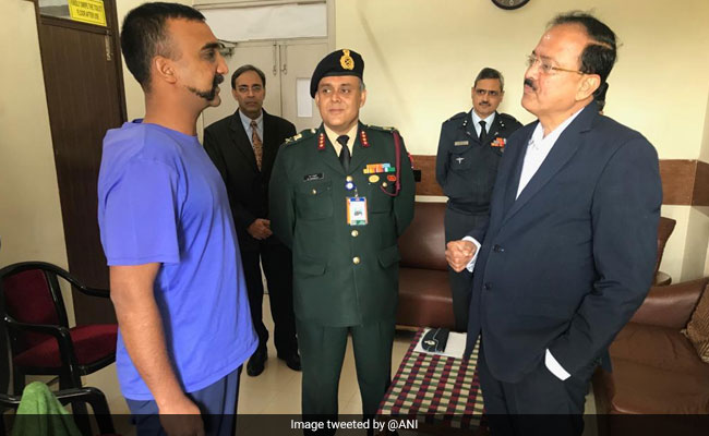 Minister Subhash Bhamre Meets Wing Commander Abhinandan Varthaman